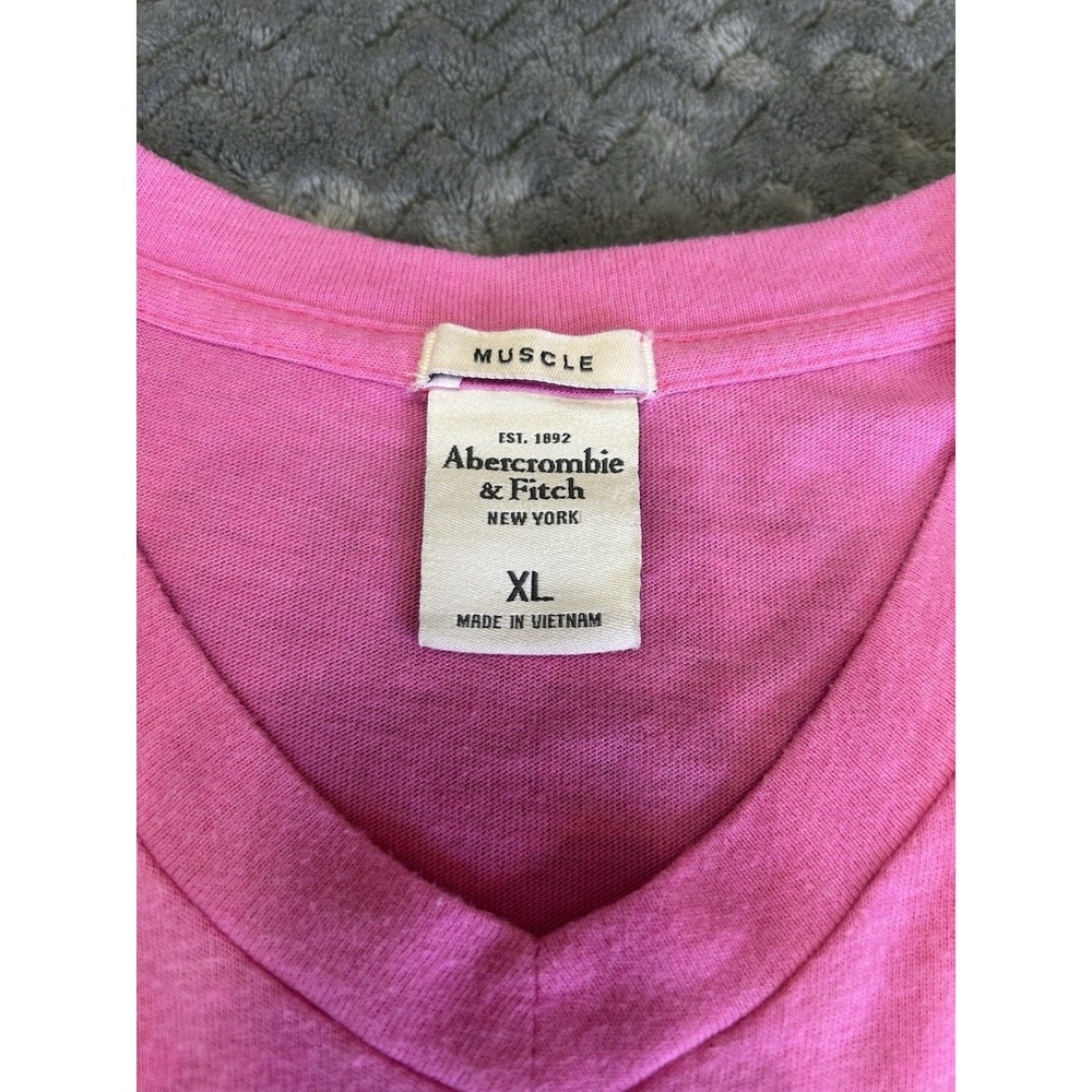 Abercrombie‎ & Fitch Mens Muscle Fit V-Neck Pocket T-Shirt Pink XL RN75654 - Picture 3 of 8